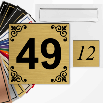 Numéro de rue carré adhésif PVC avec ou sans motif - 10x10 cm